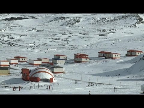 In Antarctica, a town that thrives despite the shivers