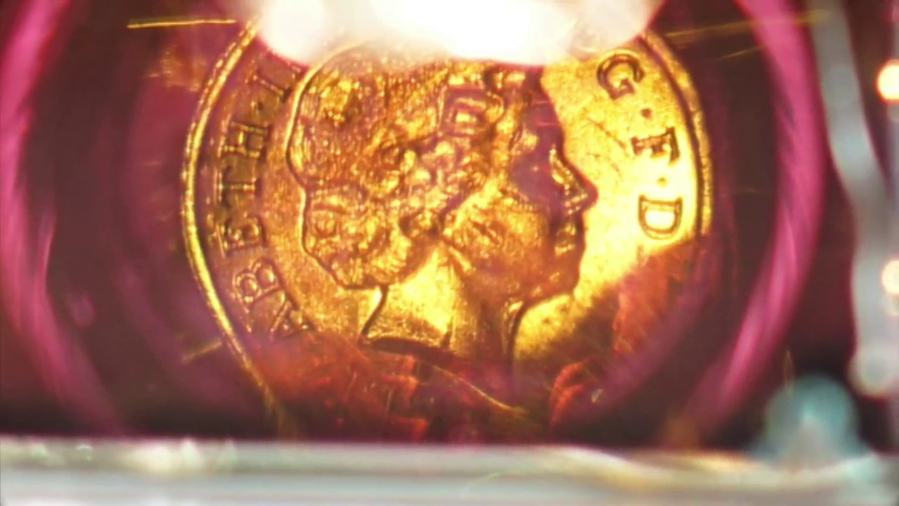 Liquid money: an Electrotuneable Nanoplasmonic Liquid Mirror