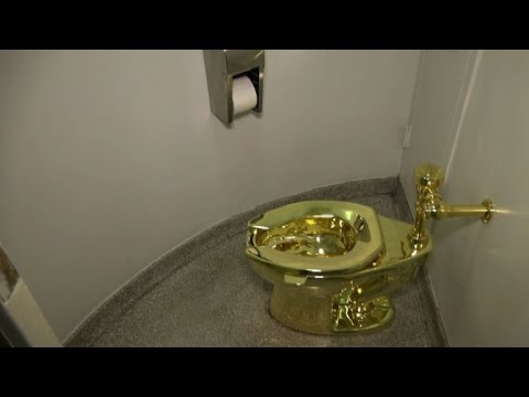 Solid gold toilet to serve the public at Guggenehim