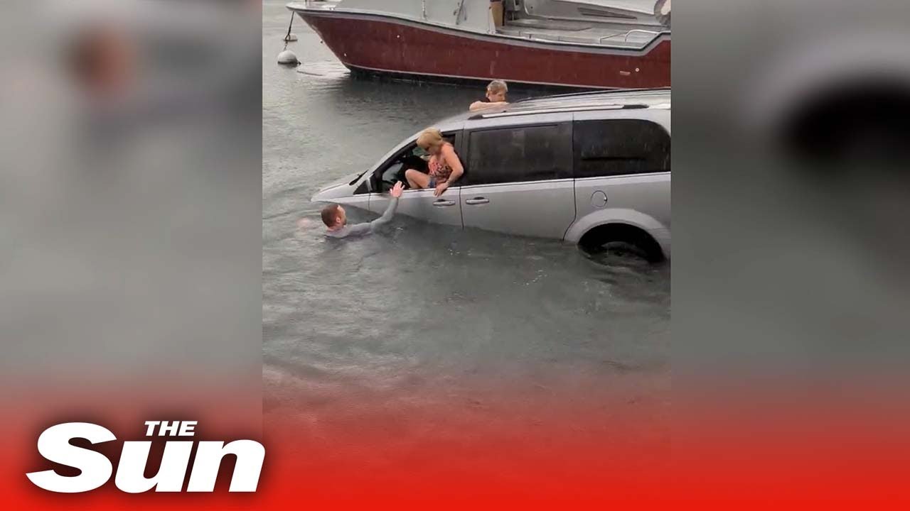 Sailboat Crew Rescues Tourists After They Drive Car Into Harbor in Hawaii