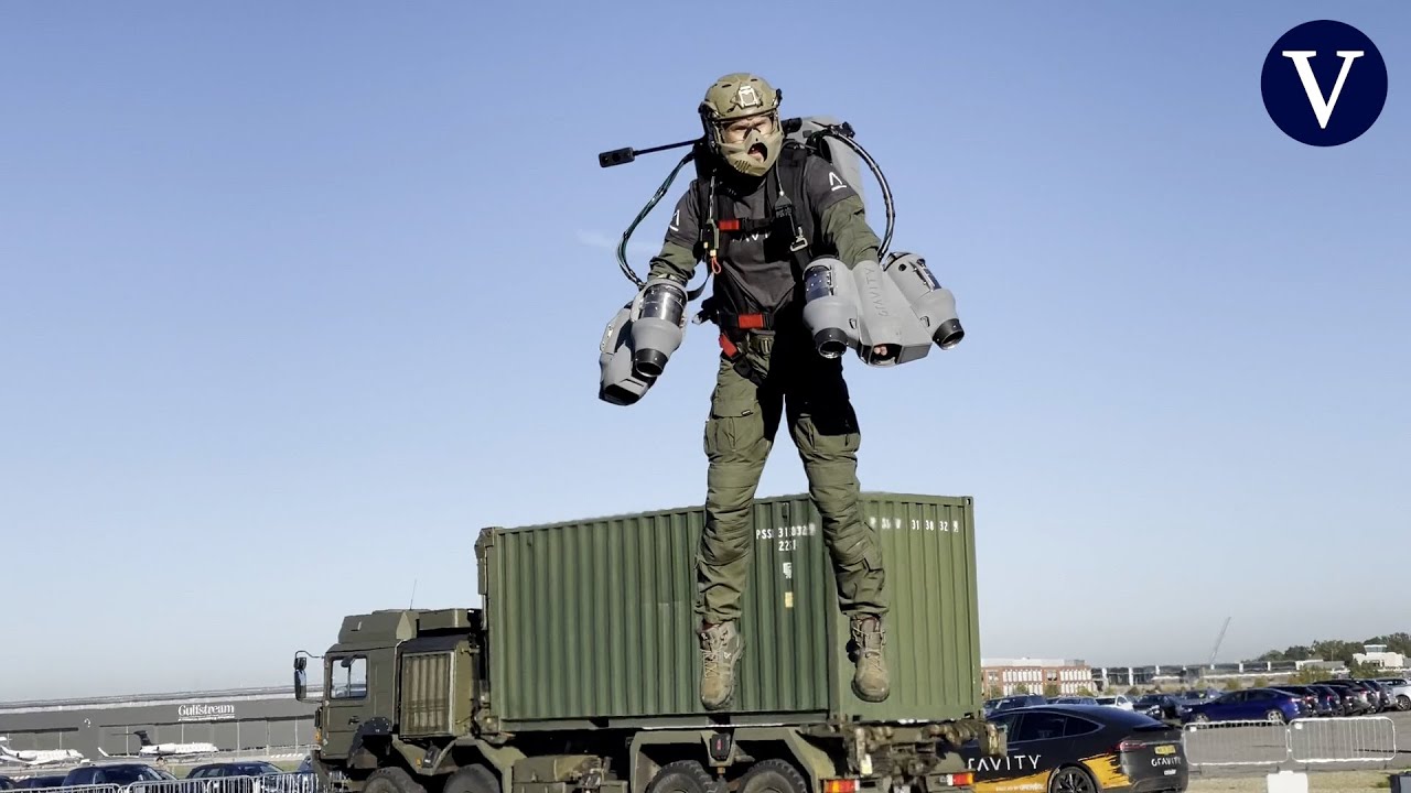 Un ‘Iron Man’ exhibe su traje a propulsión al Ejército de Reino Unido