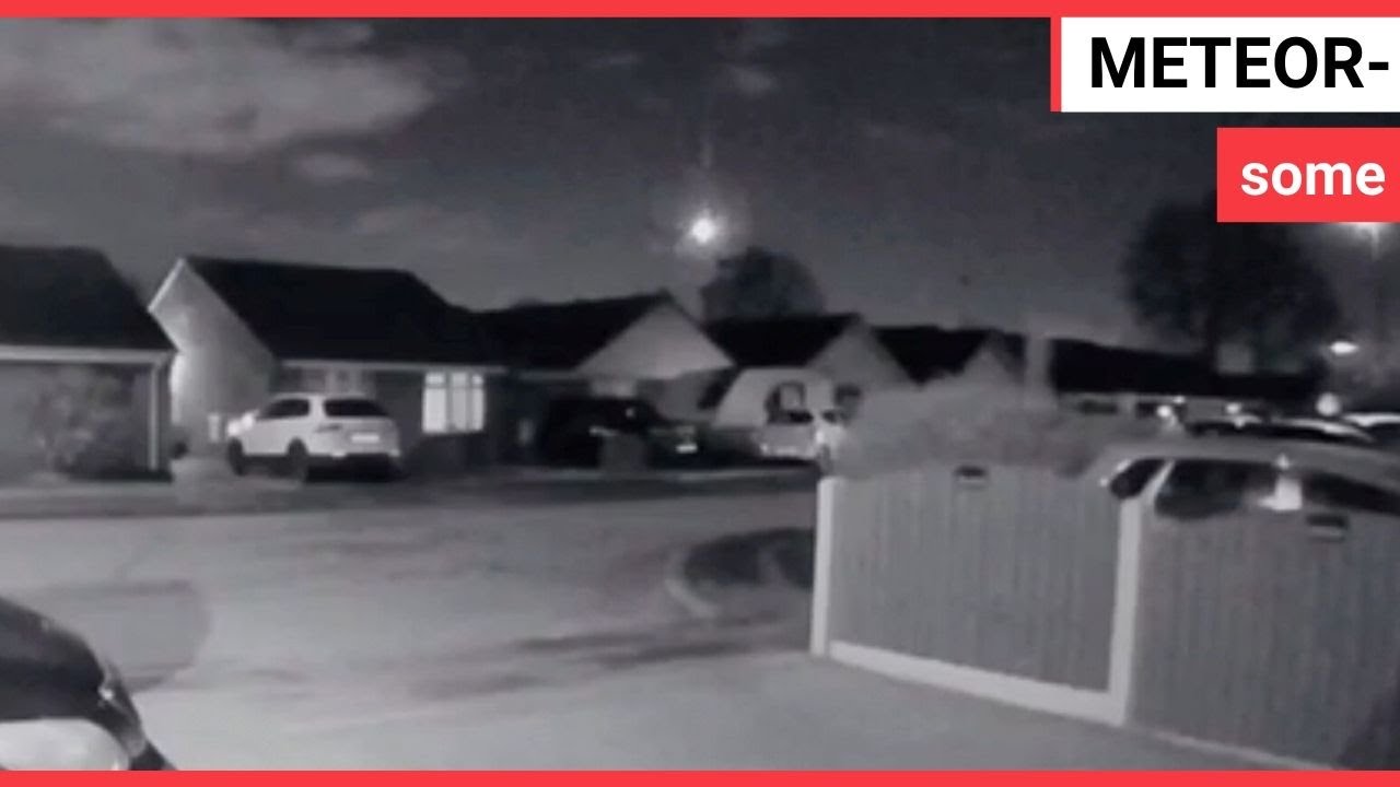 Huge meteor explodes in the sky above Derby | SWNS