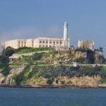 Imagem relacionada a Fuga de Alcatraz continua sendo um mistério após 55 anos