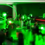 Imagem relacionada a Raio laser é 'tão brilhante quanto um bilhão de sóis'