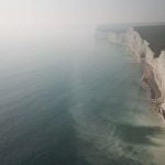 Imagem relacionada a Gás misterioso surge na costa leste de Sussex no Reino Unido