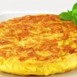 Imagem relacionada a Cidade belga cria omelete com 10.000 ovos