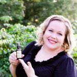 Imagem relacionada a Mulher inventa spray capaz de atrair Pé Grande