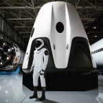 Imagem relacionada a Traje espacial da SpaceX completamente revelado