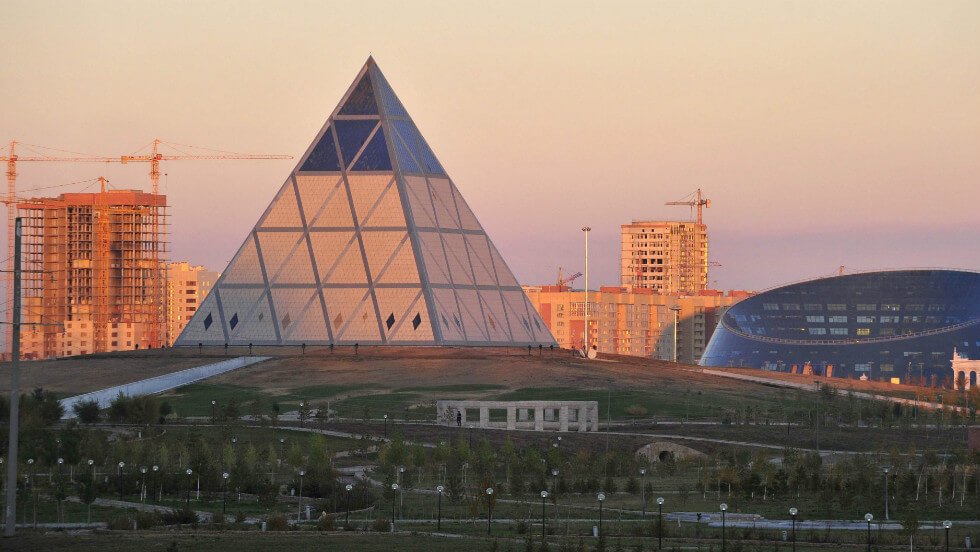 Imagem relacionada a Astana: a capital mais estranha do mundo