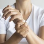 Imagem relacionada a Cinco membros da mesma família "não sentem dor"