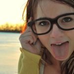 Imagem relacionada a Usuários de óculos são mais inteligentes, afirma novo estudo