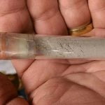 Imagem relacionada a Mulher processa a NASA por um frasco de poeira lunar