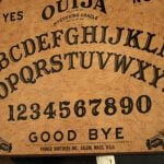 Imagem relacionada a 28 estudantes hospitalizadas após tentativa de comunicação com espíritos