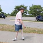 Imagem relacionada a Homem elástico pode virar os pés para trás