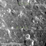 Imagem relacionada a Linhas retas misteriosas descobertas em Dione