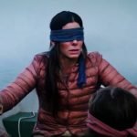Imagem relacionada a Adolescente bate carro durante o desafio 'Bird Box'