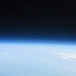 Imagem relacionada a Atmosfera da Terra se estende além da lua