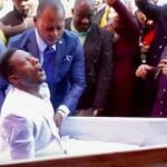 Imagem relacionada a Boato sul-africano de "ressurreição" se torna viral