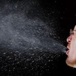 Imagem relacionada a Por que algumas pessoas espirram tão alto?