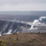 Imagem relacionada a Homem sobrevive ao mergulhar em vulcão havaiano