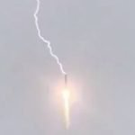 Imagem relacionada a Foguete Soyuz atingido por um raio durante o lançamento