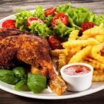 Imagem relacionada a Você come mais com amigos e familiares