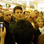 Imagem relacionada a Uri Geller se candidata a um emprego de 'esquisitos e desajustados'