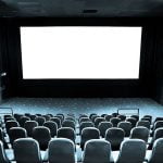 Imagem relacionada a Mesmo com vacina, pode levar até 1 ano para ser seguro ir ao cinema e teatro