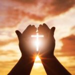 Imagem relacionada a Deus confia em você?