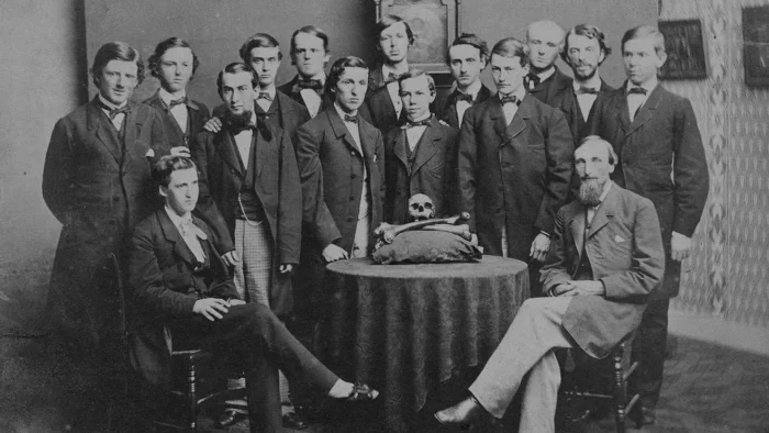 Imagem relacionada a 5 sociedades secretas que permaneceram envoltas em mistério