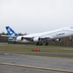 Imagem relacionada a Boeing aposenta seu jato jumbo 747