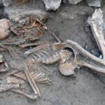 Imagem relacionada a Cirurgia cerebral há 3.400 anos deixou homem com buraco quadrado no crânio, sugerem ossos antigos