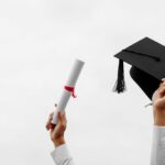 Imagem relacionada a Por que um diploma não é tudo na vida?