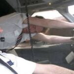 Imagem relacionada a Em 1990, o piloto Tim Lancaster foi parcialmente sugado para fora da cabine