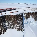 Imagem relacionada a Pesquisadores em base antártica pedem socorro por colega 'perturbado'; situação lembra 'The Thing' e 'Arquivo X'