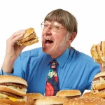 Imagem relacionada a Homem bate recorde bizarro ao comer mais Big Macs da história